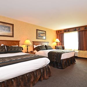 Deluxe Queen Room Two Queen Beds Non-Smoking